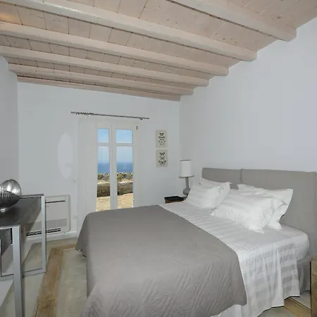 Villa Crystal With Heated Pool By Diles